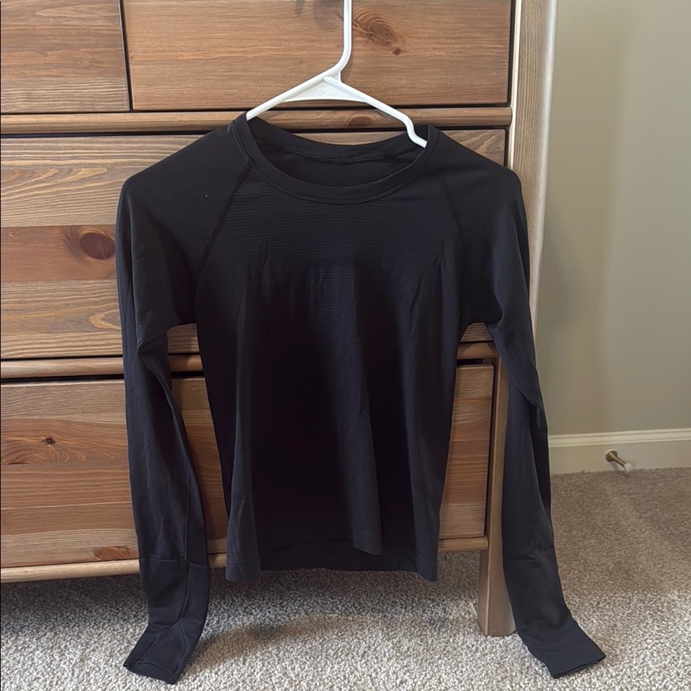 Black Long Sleeve Women's athletic Top